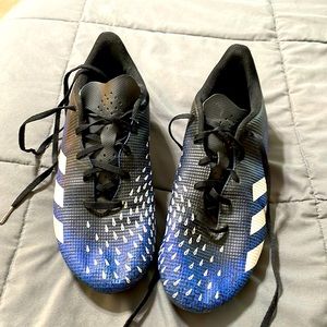 Men’s Size 9.5 Adidas Predator Soccer Cleats